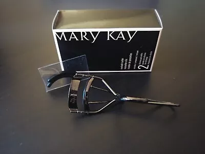 NEW MARY KAY EYELASH CURLER W/ 2 SILICONE PAD REFILLS - LIMITED EDITION • $14