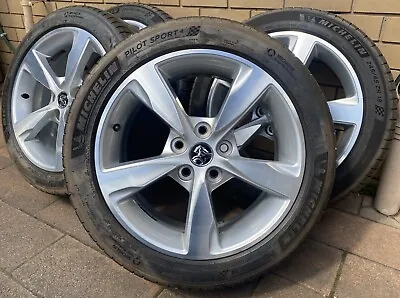 Genuine HOLDEN COMMODORE VF VE SS SV6 UTE 18  WHEELS RIMS MICHELIN TYRES • $1099.99