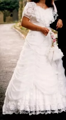 Vintage 80s Wedding Dress With Parasol And Hat • £70