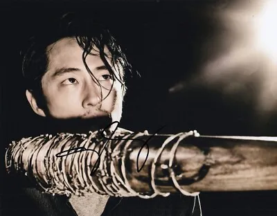 The Walking Dead Steven Yeun Hand Signed 10x8 Photo AFTAL & RACC Trusted [18834] • £49.99