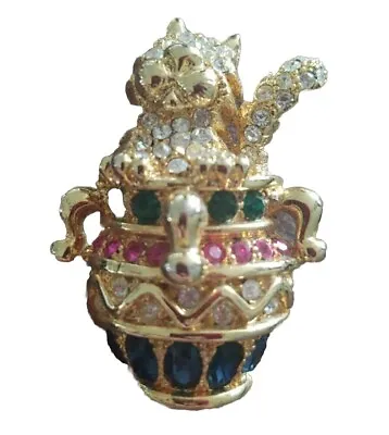 Vintage Rhinestone  Cat In Vase Boho Beautiful  Gold Tone Brooch /Pin B136 • $8