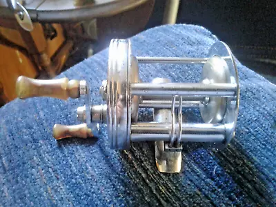 VINTAGE SOUTH BEND ORENO FISHING REEL - No. 45. LEVEL WINDING • $2