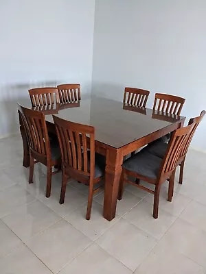 $200 • Buy Dining Tables And Chairs Used