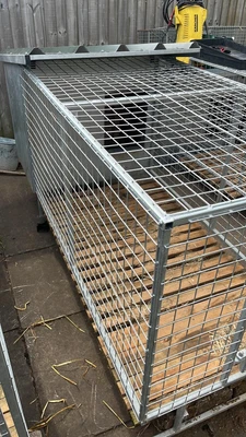 £340 • Buy Metal Dog Kennel And Run