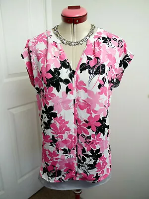 FINAL CLEARANCE!!  W. LANE White Floral TOP Size 8 NWT NEW Blouse Black Pink • $7.50