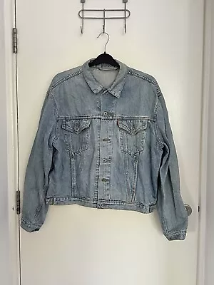 Vintage Boxy Levi’s Denim Jacket • £25