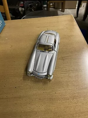 Mercedes Sl 1:24  • $25