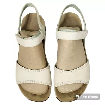 Merrell Sandals Womens Ivory Hibiscus Slingback Air Cushioned Leather Size 10 • $19