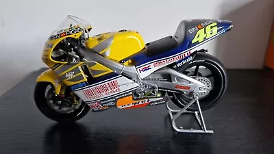 Minichamps 1/12 Honda 2001 Valentino Rossi • £35