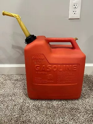 Chilton 6 Gallon Red Plastic Vented Gas Can Vintage Pre Ban P60 • $99.99