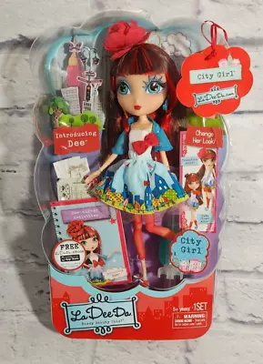 LA DEE DA CITY GIRL DEE Doll Spin Master 10  NIB Outfit Stand Jewelry Booklet  • $14.89