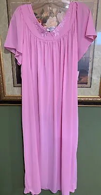 Miss Elaine ~ English Rose Pink Floral Embroidered Tricot Ballet Nightgown ~ 2x • $23.79