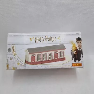 Hornby R7233 Harry Potter Hogsmeade Station Waiting Room Railway Decorated NEW • £19.98