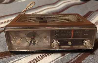 General Electric GE Alarm Clock AM/FM Radio - Vintage Wood Grain - Model C2500B • $39