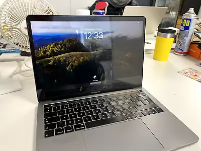 Apple MacBook Pro 2018 13.3  Laptop - 500GB HD / 16GB RAM / I5 2.3GHZ Quad Core • £330