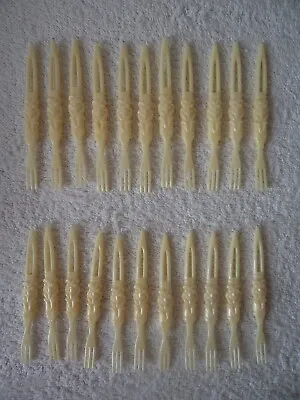 Vintage Set Of 22 Cream Plastic Olive Cherry Cocktail Party Sticks Forks Picks • £4.99