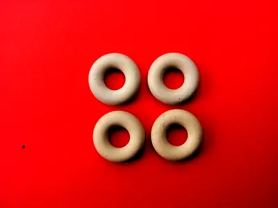£2.99 • Buy 4 X 17 Mm Off White ( Aged ) Dinky Toy Tyres - Pre War And French