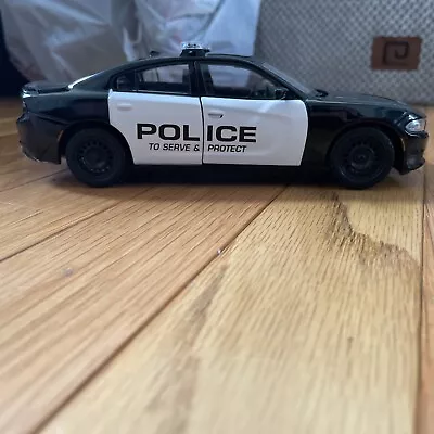 *BRAND NEW* Welly 1:24 Diecast Car 2016 Dodge Charger R/T Police • $12