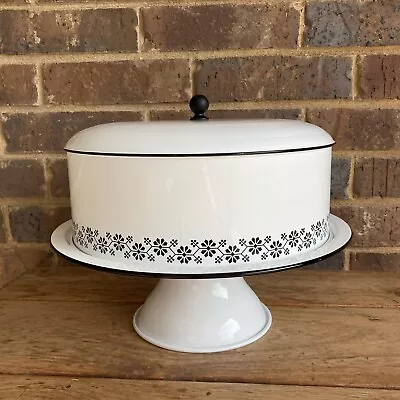 Black And White Metal Pedestal Cake Stand • $40