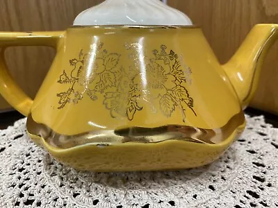 Vintage Hall Teapot ~ Yellow With Gold Accent Trim ~ 6 Cup 0.1.6.8.  Made In USA • $27.09