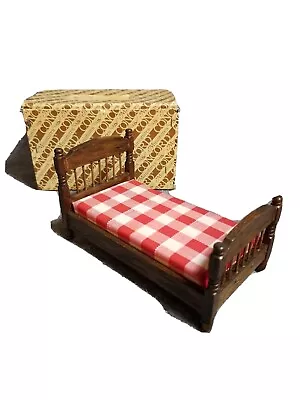 Concord Miniatures 1  To 1' Scale Doll House Bed #3095 • $15