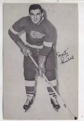 1951-52 McCarthy Postcard   MARTY PAVELICH DETROIT RED WINGS  Original • $14.99