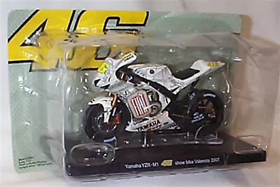 Yamaha YZR-M1 Show Bike Valencia 2007 Rossi Bike Collection 1-18 New In Blister • £17.95