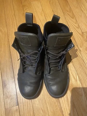 $50 • Buy Giuseppe Zanotti High Top Sneakers, Size 43