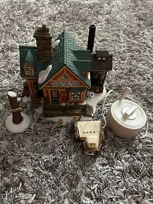 DEPT 56 NEW ENGLAND VILLAGE  STEEN'S MAPLE HOUSE  #56579 Not Complete • $33.24