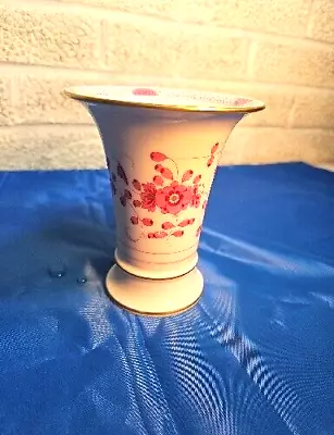 Meissen Porcelain Vase With Hand-painted Flowers And Gold Edge. 1920s.  • $59.48