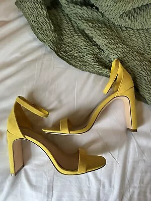 Yellow Heel Size 6 • $13