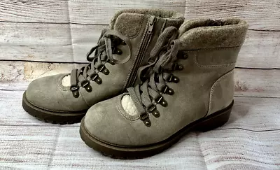 NEW Womens Crown Vintage Boots / Booties Taupe Size 7 • $36.99