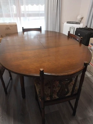 $250 • Buy Round Dining Table And Chairs