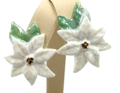 Vintage AVON 1980's White Poinsettia Christmas Plastic Clip-On Fashion Earrings • $20