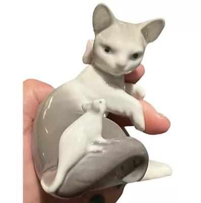 Vintage Lladro Cat & Mouse Gray Cat With Pink Bow Mouse Sitting Figurine • $48