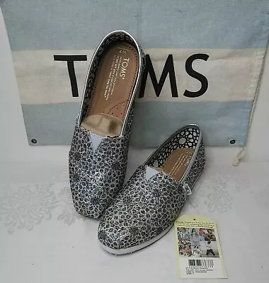 Toms Women’s Size 7 Classics Silver Moroccan Glitter Slip Ons Flats Dust Bag NWT • $32.99