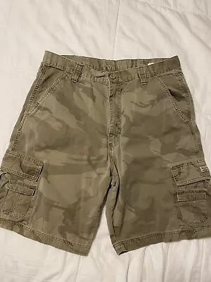 Wrangler Mens Camo Cargo Shorts Size 36 Green Flat Front 100% Cotton • $12.50