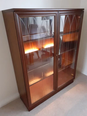 £25 • Buy Display Cabinet With Glass Doors