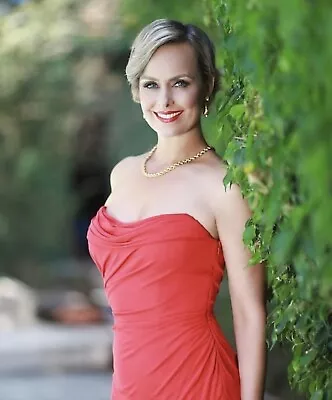 Melora Hardin - Looking Fantastic !! • $2.22