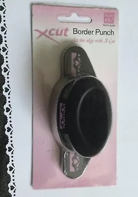 Docrafts Xcut Border Punch - Hearts  (XCU2571302) • £3