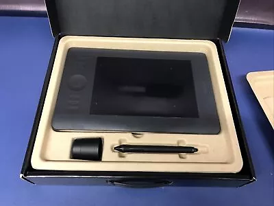 Wacom Intuos5 Touch Small Pen Tablet PTH-450 • $50