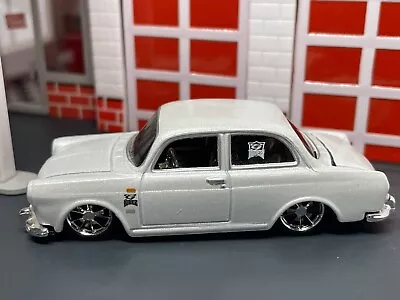 Maisto G Ridez 1967 67 Volkswagen Notchback White 1/64 • $19.95