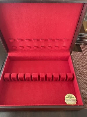$25 • Buy ONEIDA Community Silverware Wood Flatware Chest Anti Tarnish Red