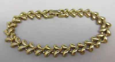 Vintage Monet Signed Sort Of Heart Shaped Link Chain Bracelet Gold Tone 7 1/4  • $12.99