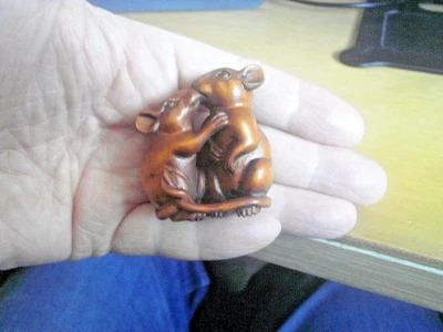 £23.95 • Buy Hand Carved Wood Netsuke Mice Pair Kissing Boxwood Collectable Figure ...2