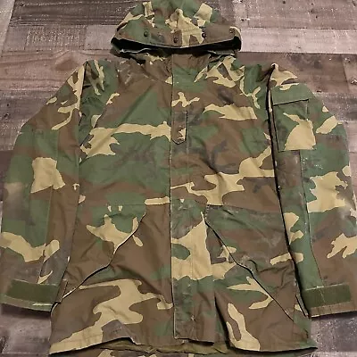 Genuine US Military Cold Weather Woodland Camouflage Gortex Jacket/Parka Med Reg • $49.49