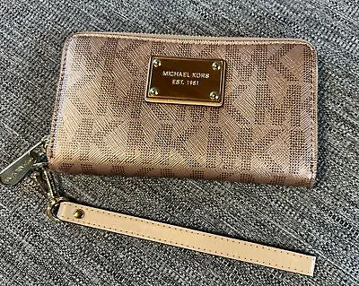 Michael Kors Wristlet - Rose Gold • $29.99