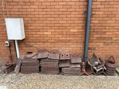£0.99 • Buy Reclaimed Ridge Tiles / Roof Tiles / Roof Finials