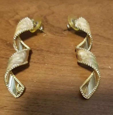 Vintage Gold Toned Long Curling Earrings @2.25 In Long--Unique! • $15