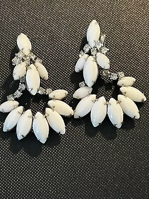 Vintage White Milk Glass And Rhinestone Cluster Earrings Clip On • $16.99